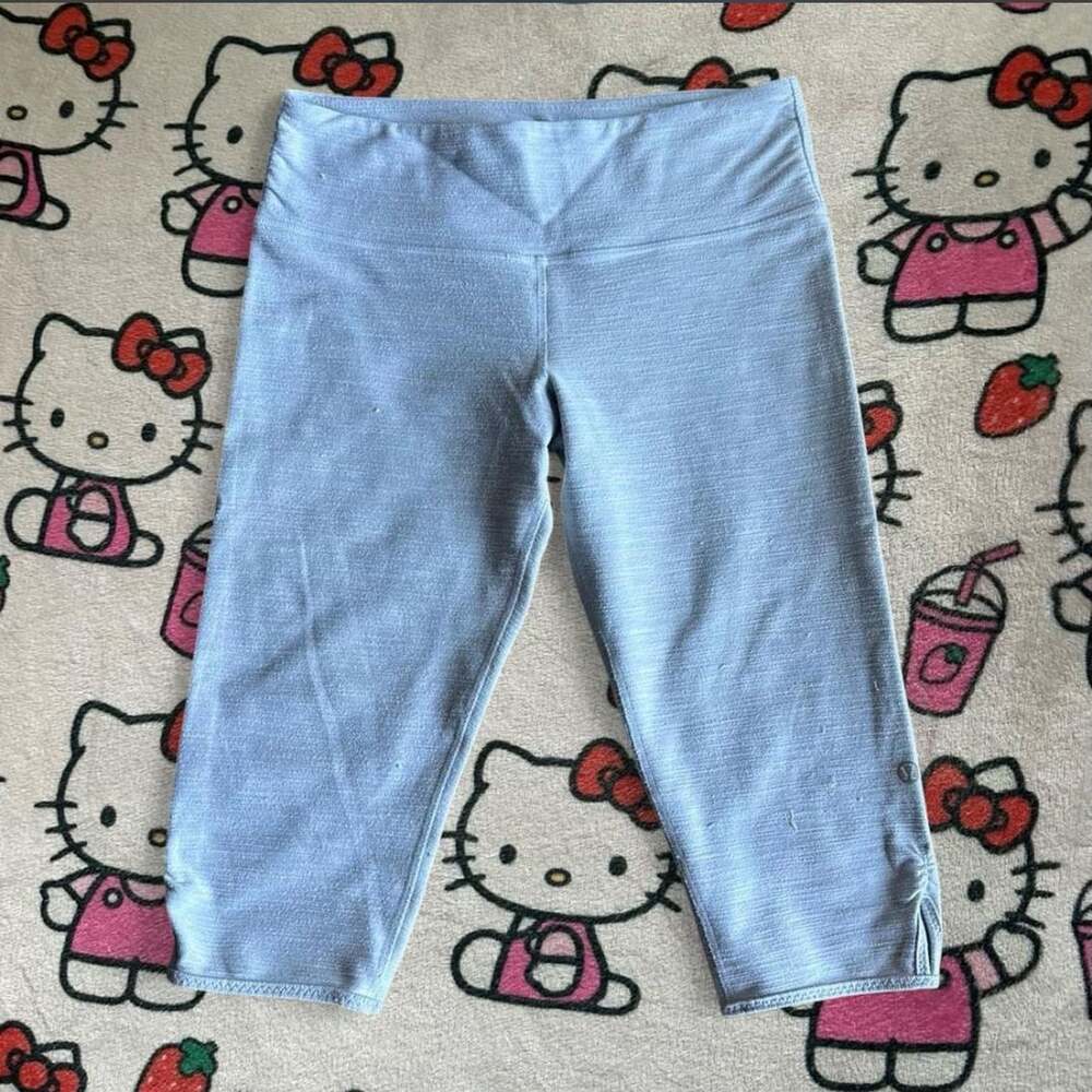 Lululemon Light Grey Textured Capri Leggings with Hem Cuffs